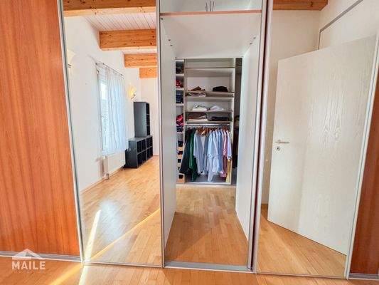 Ebene 2- Zugang Kleiderschrank