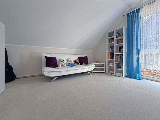 DG Schlafzimmer 3: Schöner Raum, momentan das Büro für konzentriertes Arbeiten