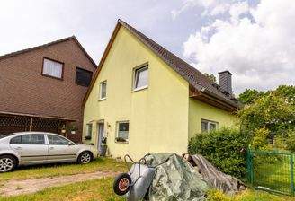 Außenansicht + Kfz-Stellplätze