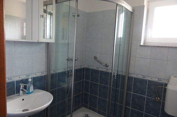  Gäste Duschbad