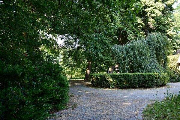 Rondell mit Auffahrt