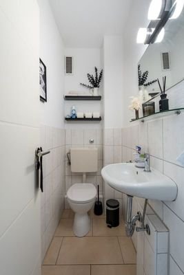 separates WC