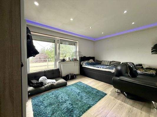 Schlafzimmer 1 mit Balkon