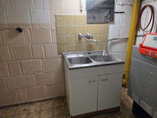 Heizungsraum mit Wasserschluss