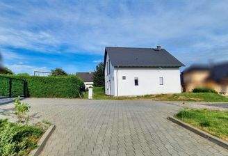 Haus mit Umgebungsbebauung