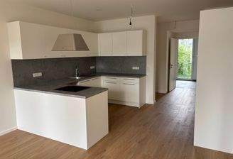 Küche mit Einbaugeräten 