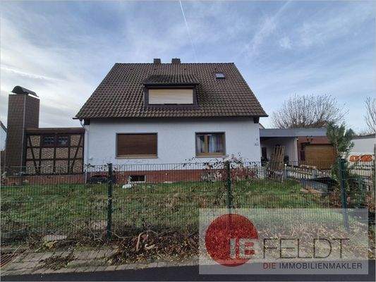 Frontalansicht von der Straße