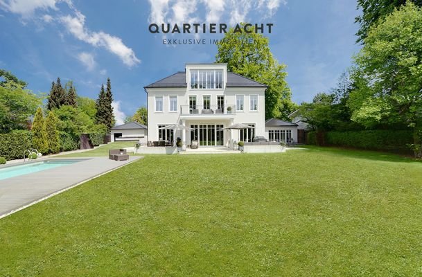 QVIII - BLICK AUF DIE VILLA