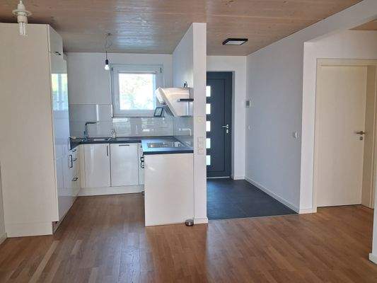 Küche + Eingangsbereich