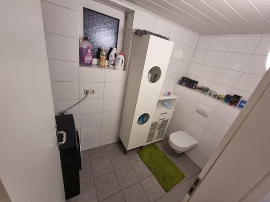 separiertes WC mit Fenster