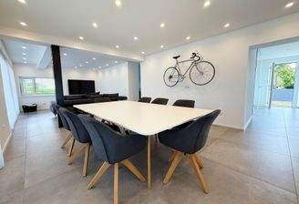 Blick ins Wohnzimmer