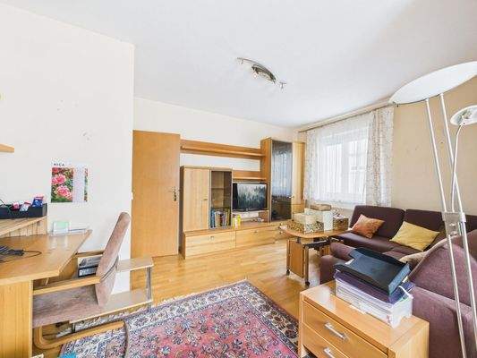 CAM04191G0-PR0073-STILL003