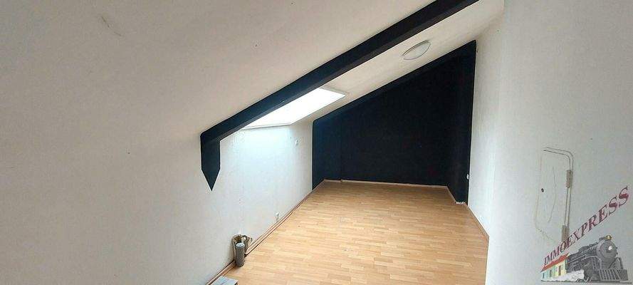 Kinderzimmer mit Schrankraum