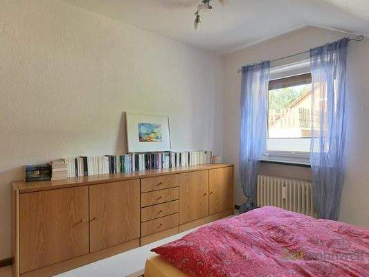 Siedeboard mit Büchern