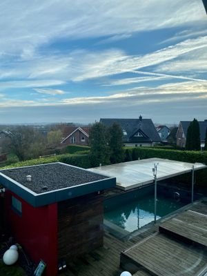 Pool mit Poolhaus