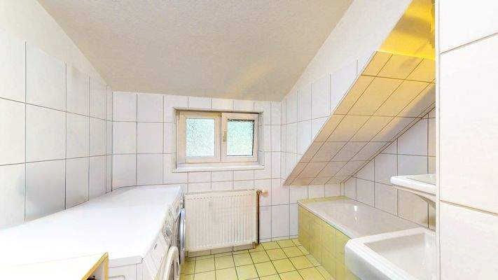 Badezimmer  Wohnung DG