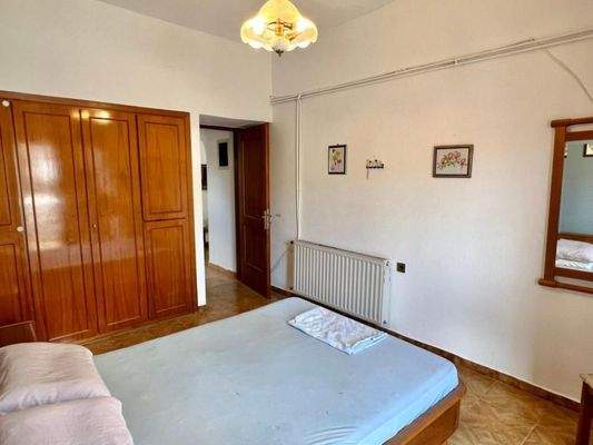 Kreta, Elounda: Wohnung im Zentrum mit Meerblick zu verkaufen