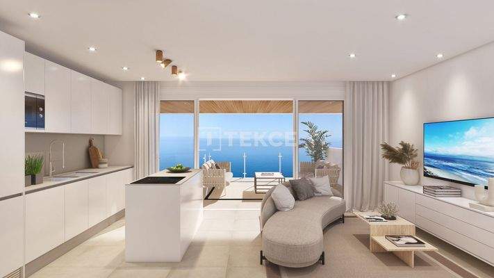 Flats with Large Terraces and Sea Views in Torrox Costa