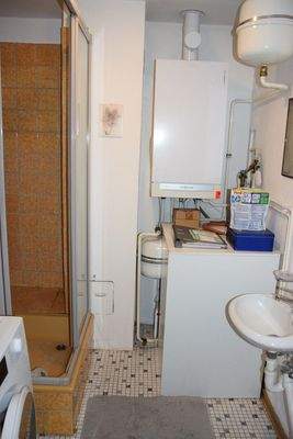 Duschbad mit Waschmaschinenanschluss im DG