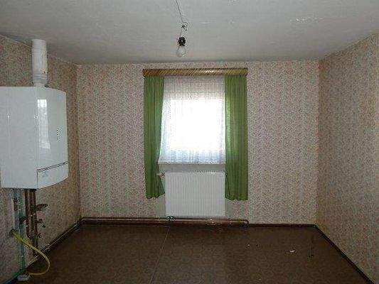 DG: 1x Raum mit Gastherme und Ausbaupotential