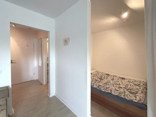 Flur mit Blick zum Schlafraum