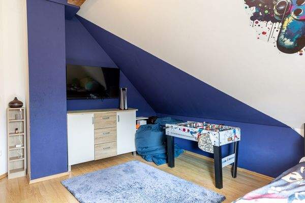 Modernes Familienhaus mit Traumgarten und Blick ins Grüne