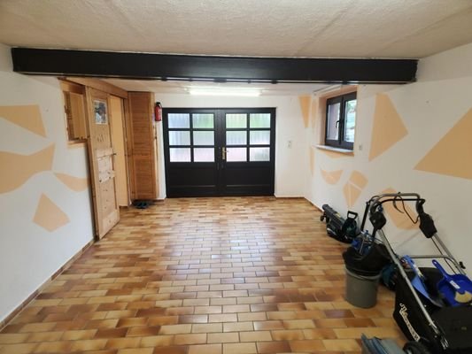 KG Garage 2.JPG