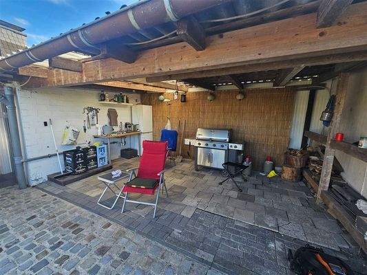 überdachte Außenterrasse 