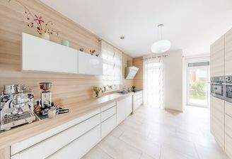 Küche inkl Einbaugeräten im Kaufpreis inbegriffen