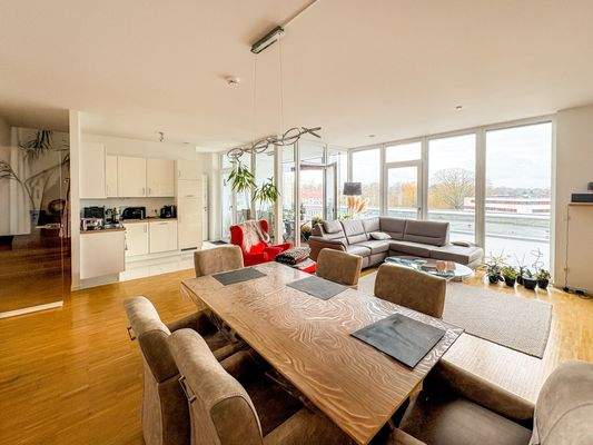 Wohn-/Esszimmer