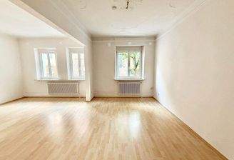 Ansprechendes Wohnen/Essen vor Renovierung