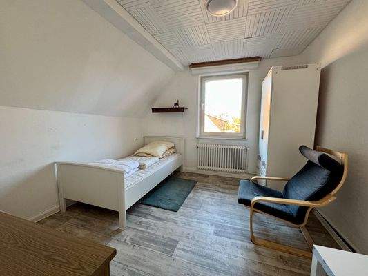 WHG links - Schlafzimmer 1 im OG