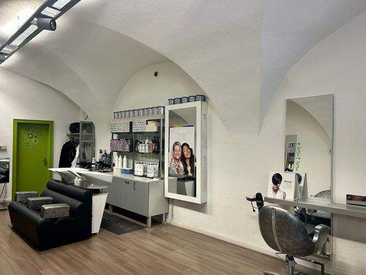 Gewerbeimmobilie-in-bozen-zu-kaufen_immobilien-in-bozen-kaufen_friseursalon-kaufen_friseursalon-kaufen-in-bozen-Immobilien-südtirol_immobilien-in-südtirol_wohnung-in-bozen-kaufen_wohnung-kaufen-in-südtirol_wohnung-kaufen-für-wenig-geld_günstge-gewerbeimmo