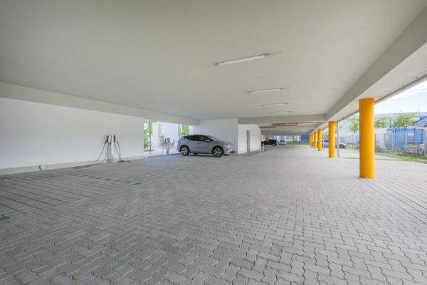 Überdachte Parkplätze