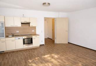 Küche und Ausgang Flur