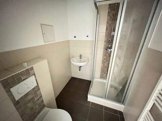 Badezimmer mit Dusche