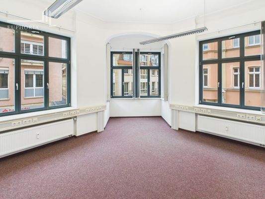 CAM03352G0-PR0052-STILL017