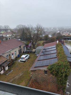 Blick zu Stallung und Lager.jpg