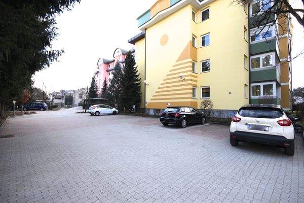 Schöne 2-Zi-Wohnung in Zentrumslage inkl. Tiefgaragenplatz