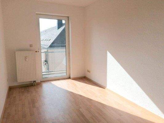 Zimmer  2 mit Laminat