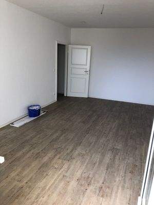 Wohnzimmer mit Blick zum Flur