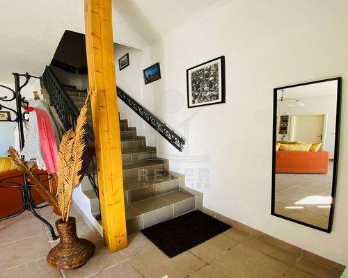 Obergeschoss: 3 Schlafzimmer, Küche & Essbereich