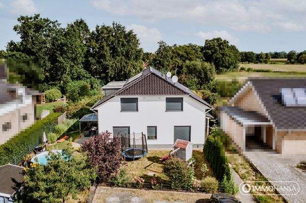 Außenansicht DHH zur Straße 