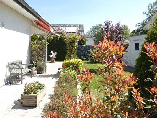 komplett umzäunter Garten