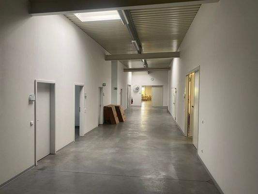 Zugang Produktionshalle.jpg