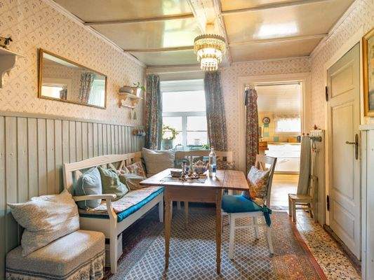 Blick zum angrenzenden Essbereich