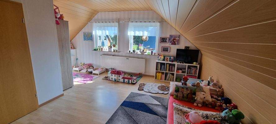 Kinderzimmer 1 OG