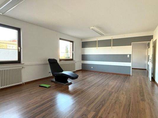 Behandlungsraum / Büroraum 2