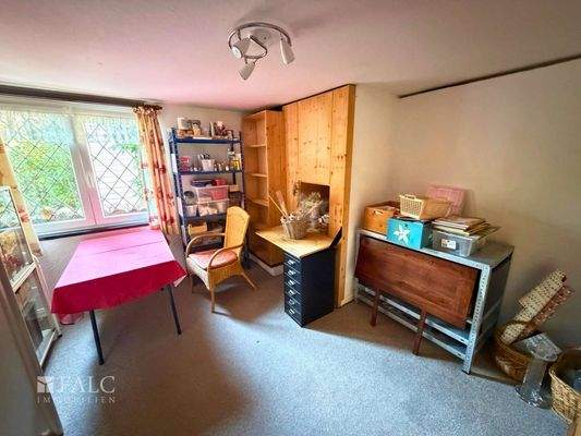 Arbeitszimmer im Untergeschoss