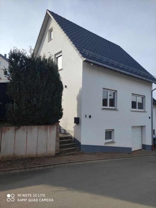 Energetisch saniertes freistehendes Einfamilienhaus in Petersberg